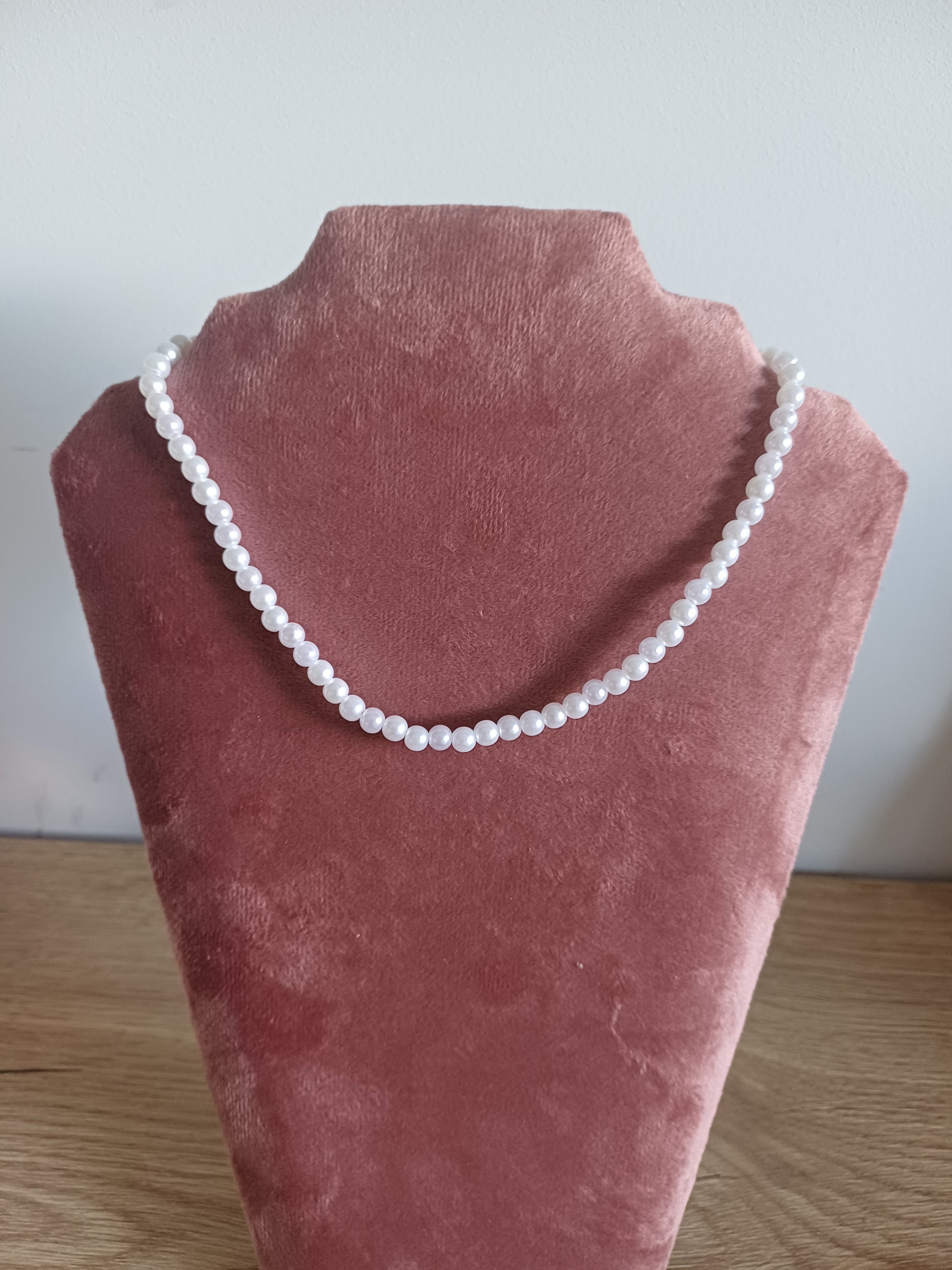 Parelketting wit